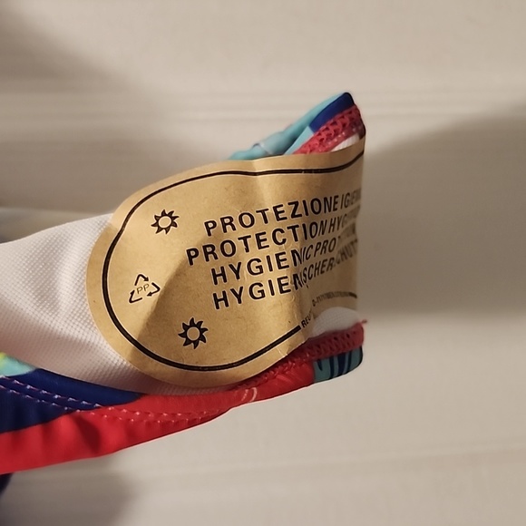 NEW SWIMSUIT - Picture 2 of 4